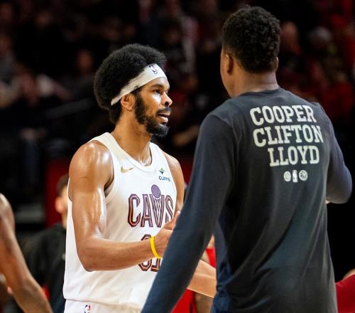 SGA轟34+5+13仍無緣今日最佳！對不起，你碰到創紀錄的阿倫了