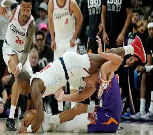 近21戰(zhàn)17勝繼續(xù)北伐！哈登輪休快船仍勇猛無(wú)敵暗助湖人重返第六