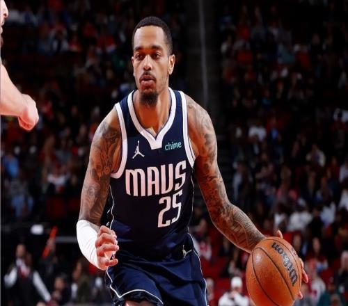 攻防兩端都被火箭完爆，獨行俠鋒線大將的狀態依然很不理想