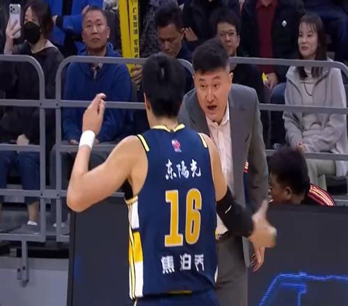 失望！廣東隊(duì)重磅引援，打8分鐘5犯下場球迷：杜鋒看走眼了