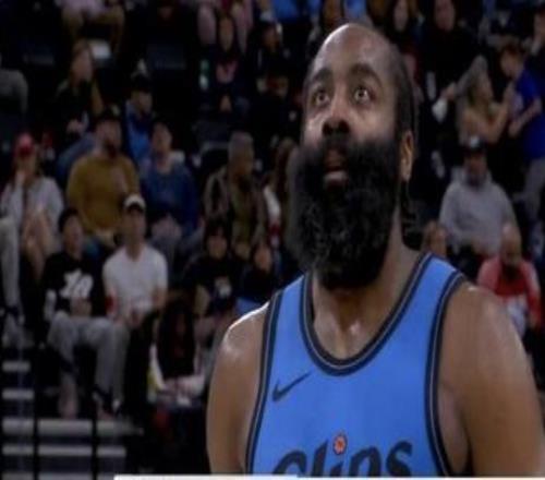 小卡29分快船完敗76人，哈登申請交易就是追逐總冠軍