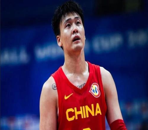 趙睿穿美國隊服被男籃雪藏兩年如今破壞民族團結郭士強壓力來了