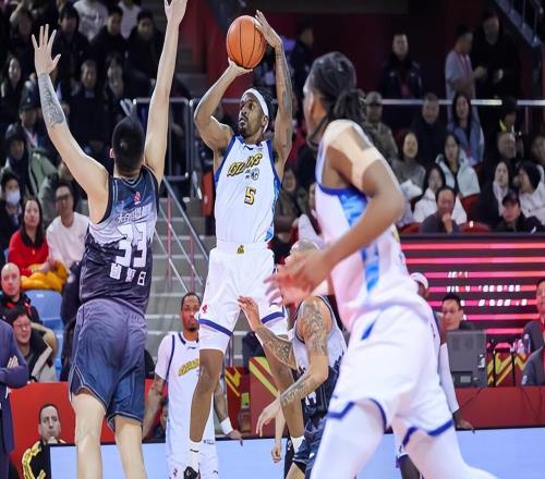 廣廈輸球揪毒瘤！全場18鐵投死球隊，球迷：無限開火權也得有個度