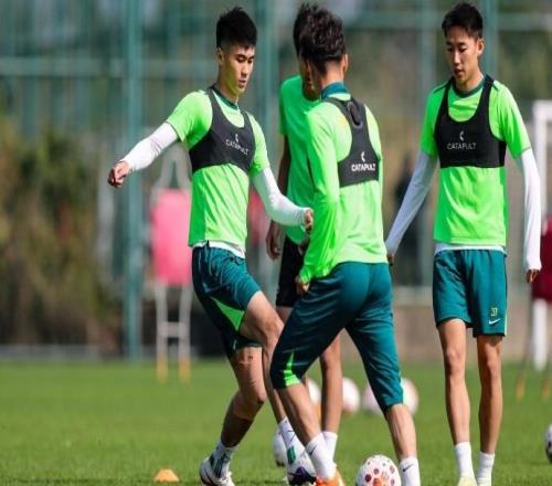 北京國(guó)安今天下午啟程飛往曼谷，今晚八點(diǎn)左右抵達(dá)球隊(duì)駐地