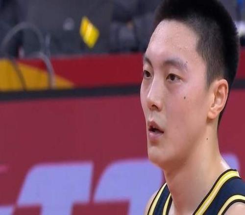 央視直播！今晚735，粵滬焦點(diǎn)大戰(zhàn)，杜鋒要復(fù)仇，胡明軒支棱起來