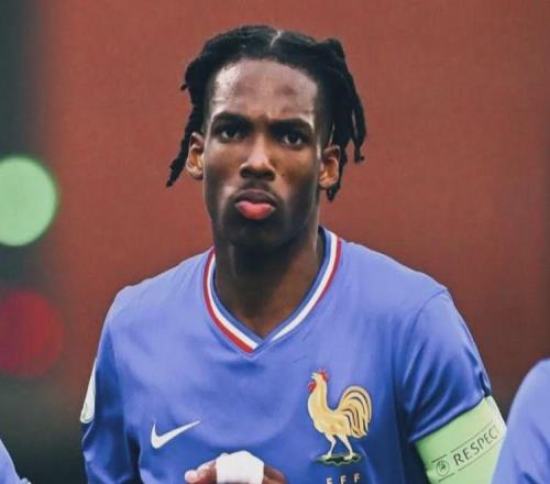 強(qiáng)壯又聰明！利物浦7200萬(wàn)歐簽下雅凱他是下一個(gè)范戴克