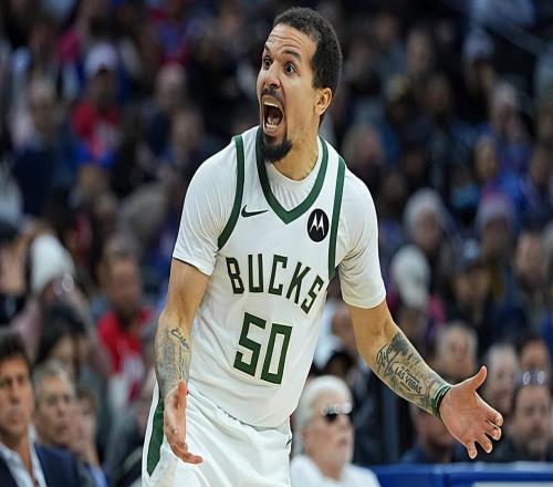 還想繼續留在NBA嗎雄鹿替補控衛的表現真是越來越差了