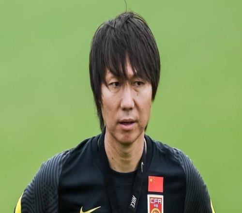 不到72小時，足球界迎來3大重磅消息，李鐵、本澤馬牽涉其中