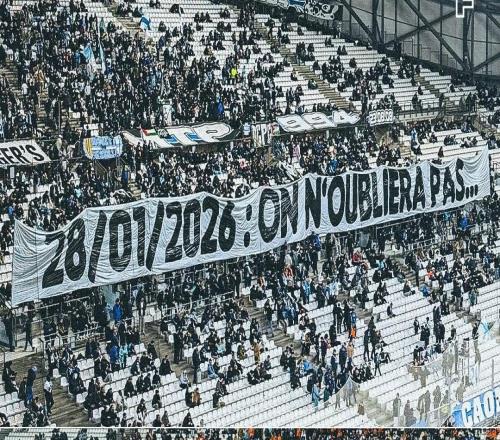 最后被擠下末班車，馬賽球迷橫幅抨擊球隊沒進(jìn)歐冠淘汰賽附加賽