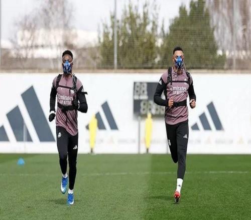 跟隊：平圖斯安排皇馬球員今日佩戴面罩進行體能測試