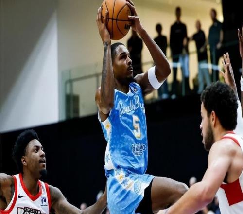 出場時間太少了！湖人二隊板凳席上其實有一個相當不錯的得分手