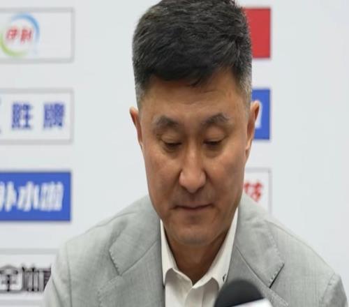 勝?gòu)V東發(fā)布會(huì)！杜鋒批上半場(chǎng)滿意下半場(chǎng)，直指遺憾，寄語(yǔ)提升完善