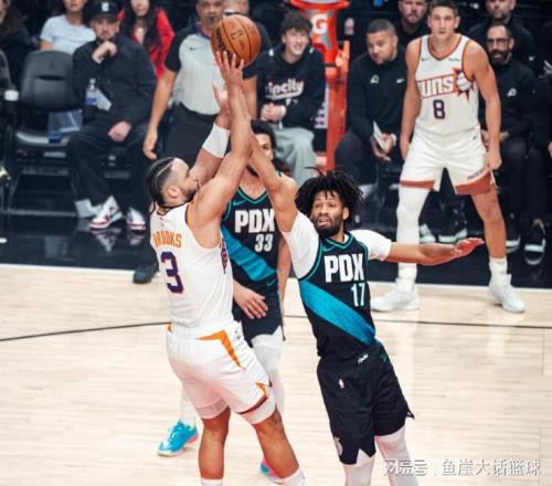 19分逆轉！霍勒迪15+6犯錯，狄龍16中3也無妨，湖人棄將爆發立功