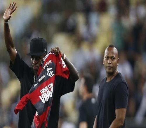 弗拉門戈總監：大門永遠為維尼修斯敞開，我們要等他合同到期