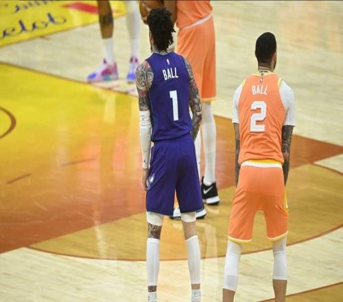 騎士與黃蜂商討交易，力圖讓拉梅洛鮑爾和朗佐鮑爾兄弟聯手