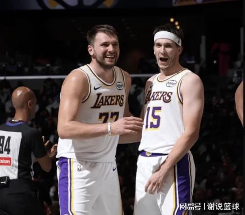 湖人輕取籃網(wǎng)四喜臨門，三當家復出小試牛刀，連續(xù)主場提升排名