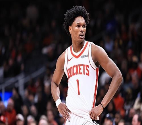 明明防守能力如此出色，結(jié)果火箭非要讓他在進(jìn)攻端耗費(fèi)更多精力
