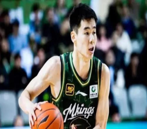 郭士強惹爭議！中國男籃官宣21人新名單周琦落選本土得分王也被棄