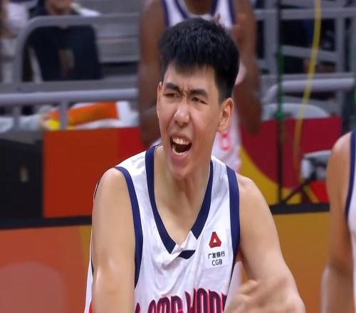 籃板聯盟第1！蓋帽聯盟第1！從杜鋒棄徒到頂級國產中鋒，你太爭氣