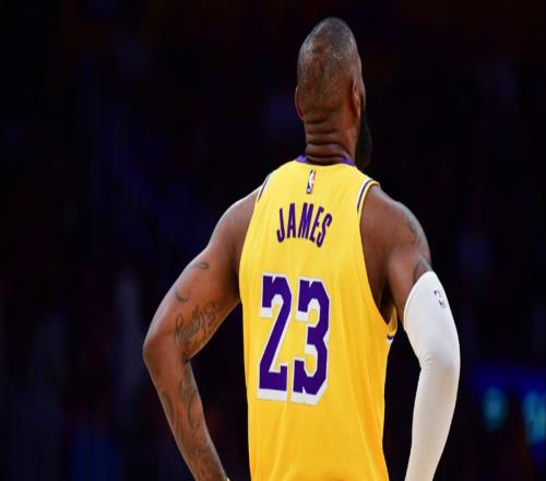 領(lǐng)袖！詹姆斯：我輸?shù)艨倹Q賽后，會看看自己還能怎么進(jìn)步！