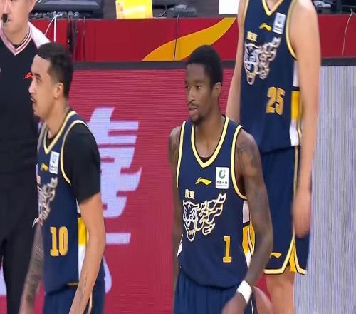 重磅！廣東最適合的大外援曝光，朱芳雨有望引進(jìn)2米08暴力中鋒