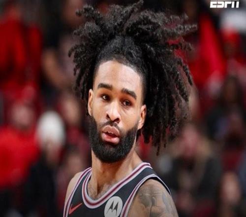 Shams：公牛將科比懷特和康利交易到黃蜂