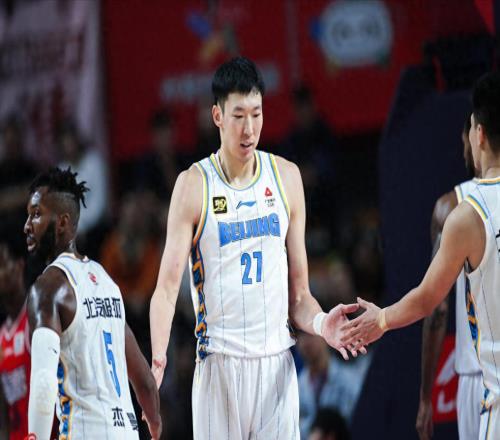 杜鋒尷尬！兩弟子進(jìn)國(guó)家隊(duì)，2米26中鋒不靠他，郭士強(qiáng)照顧老東家