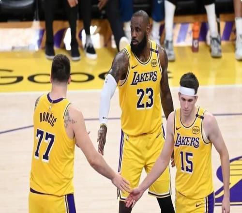 湖人以微小代價換來肯納德這位三分王在詹東里身邊有何種發(fā)揮