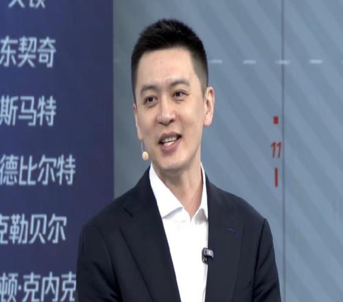 楊鳴離職后狀態極佳，黑眼圈消失，解說完NBA還將參加杯賽開幕式