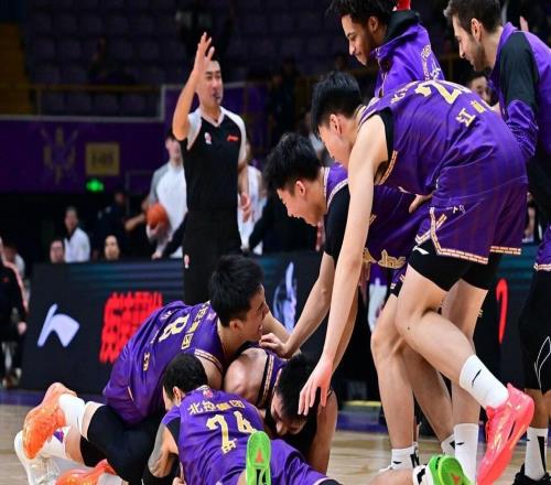 僅1個(gè)月！CBA官方確認(rèn)：場(chǎng)均20分全能悍將被裁，2隊(duì)已火速聯(lián)系