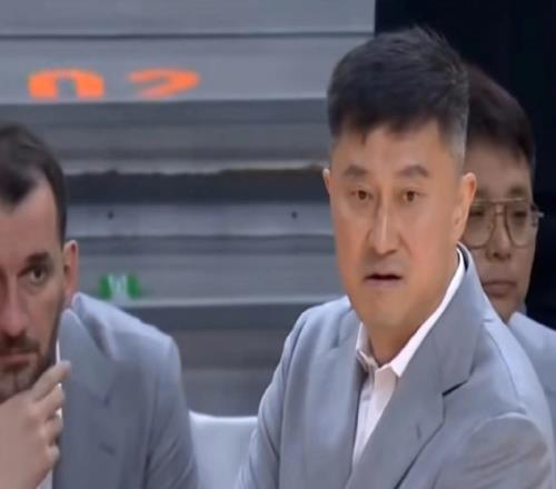 破案了！杜鋒生氣原因，廣東遭雙標判罰，洛夫頓已身背1次技犯