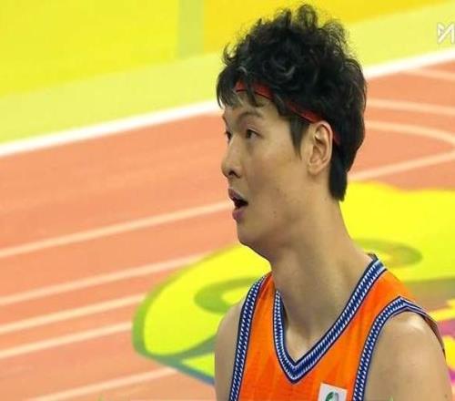 果然遭3殺！廣東慘負(fù)上海無緣4強，杜鋒棄用強援，奎因空砍37+14