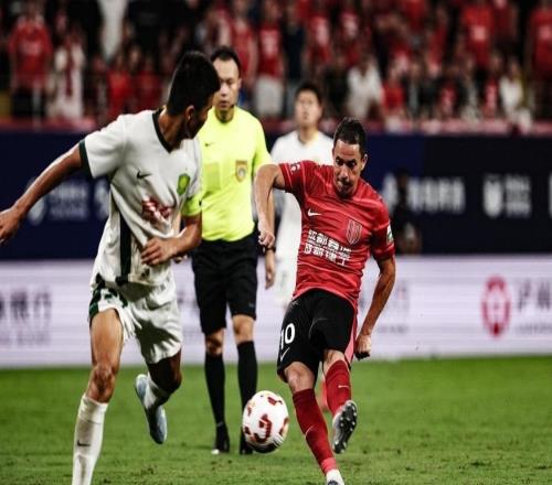 中超現(xiàn)在也出息了，竟然連遠(yuǎn)藤航加盟申花這樣的假消息都能出現(xiàn)