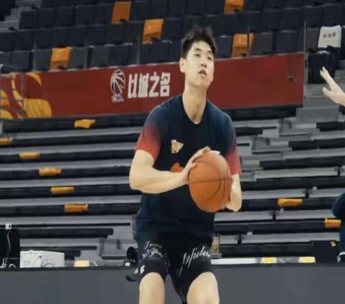 直接起飛，廣東隊再收兩大喜訊，杜峰成廣東籃球第一人