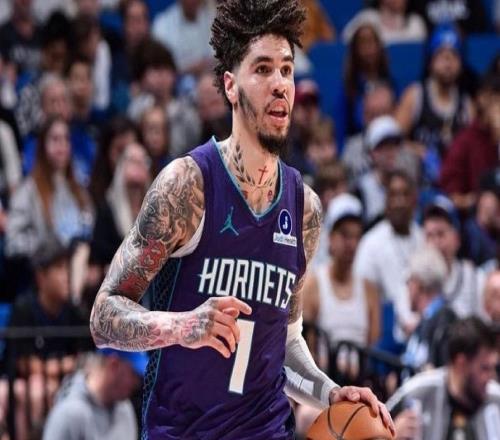 杜蘭特背靠背31+3+5搶斷難救主，申京11中3阿門8分，火箭不敵黃蜂