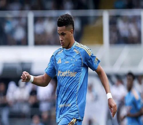 記者：多特簽下普拉特斯的固定費(fèi)用為700萬(wàn)歐元，分三期支付