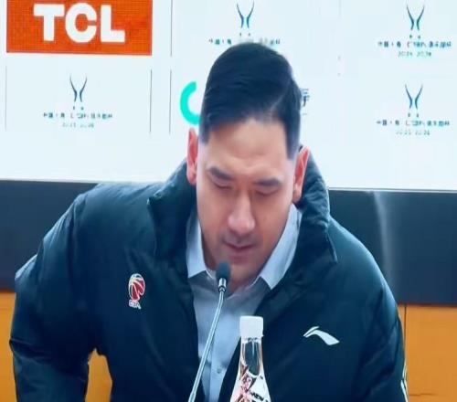 廣廈淘汰吉林發布會！塔克大談求勝欲，鐘誠不滿關鍵球直指疲憊！