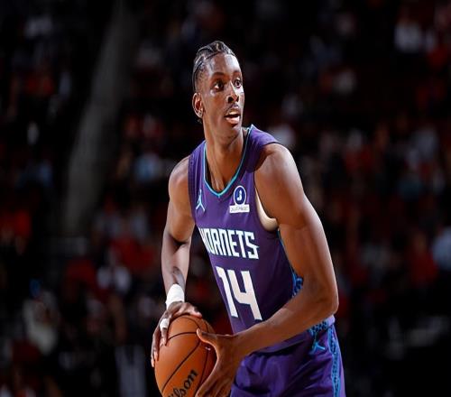 攻防两端都打爆了火箭内线！昔日快船弃将在黄蜂真是越打越好了