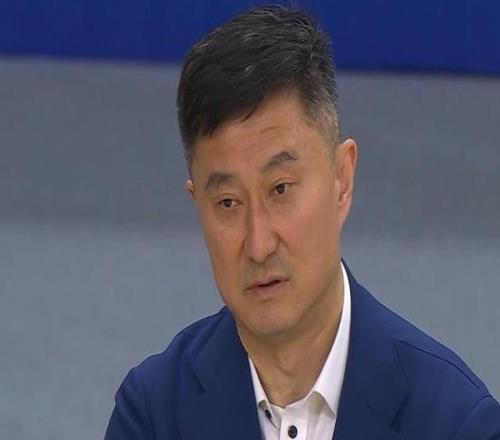 無解雙塔！洛夫頓白邊狂轟45+19+11打爆廣東禁區杜鋒多次無奈搖頭