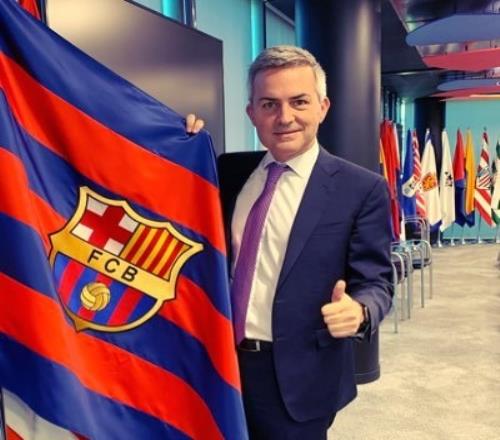 豐特表示不會像拉波爾塔那樣利用梅西來誤導(dǎo)會員巴薩目前的目標(biāo)是追求短期利益_西甲直播