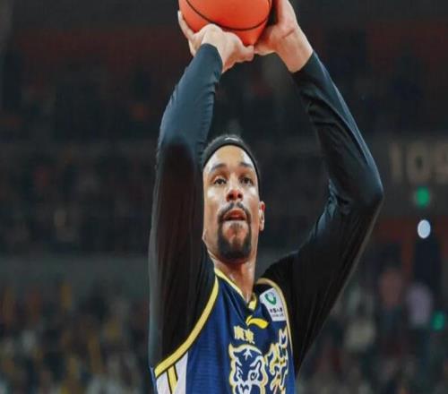 廣東這內(nèi)線人見人虐！攻守毫無效果，杜鋒回應外援調(diào)整并未提大外