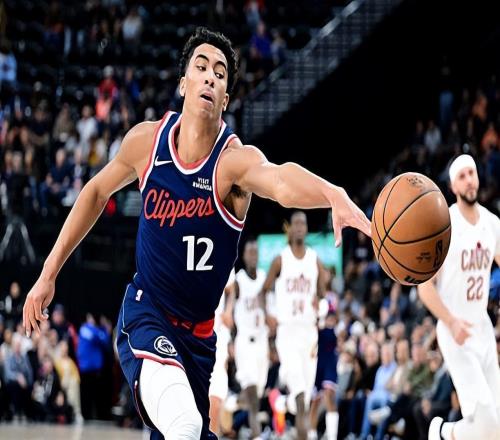 打了沒幾分鐘直接被打爆了！快船后場新星的穩(wěn)定性還是差了一些