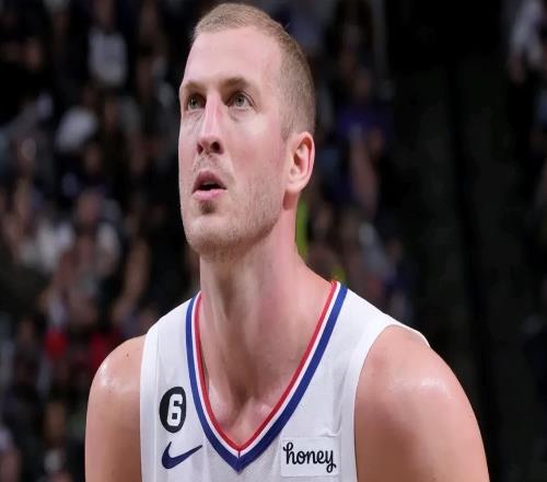 廣東3消息！徐杰稱霸球衣銷量榜，徐昕打臉杜鋒，新大外正式曝光