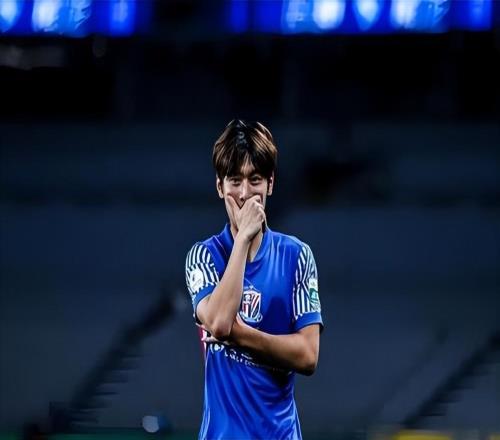 意外！他在申花效力只能踢U21聯(lián)賽，如今來大連英博卻能出戰(zhàn)中超