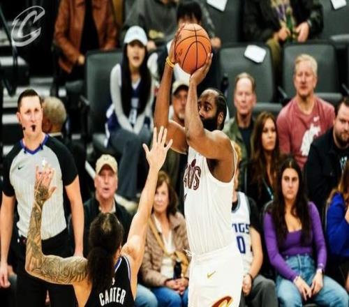 拉鋸戰(zhàn)！騎士三分18中5仍領(lǐng)先2分：哈登首秀6中1，阿倫17分8板