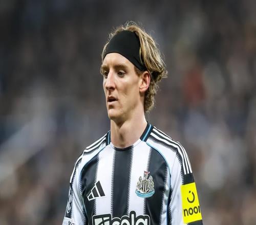 C羅罷賽凸顯球員話語權：盤點英超四次知名罷訓轉會事件