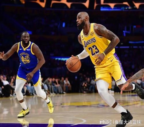 湖人贏球仍存頑疾，老詹談庫里攤牌！肯納德認清現實，一人該首發