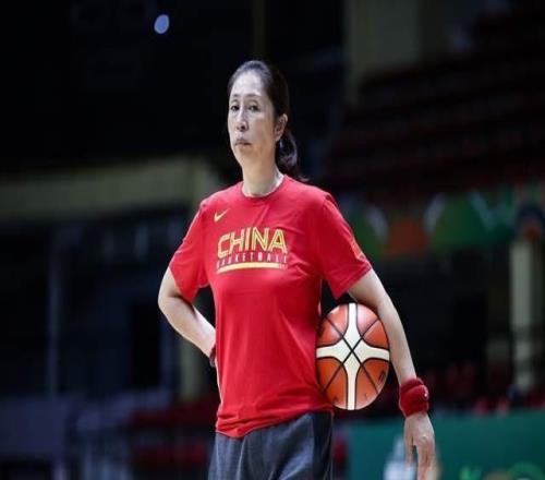 30歲老將重回女籃，宮魯鳴向現(xiàn)實(shí)低頭，或提前下課，新帥會(huì)是她