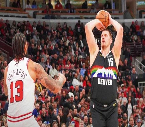 掘金約基奇生涯3雙數(shù)超越大O后慶祝：“打出了正確的比賽方式”