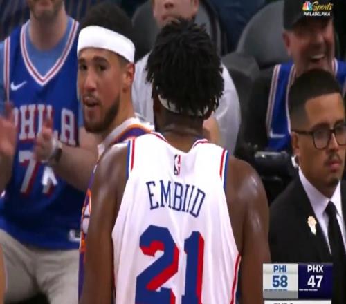 布克表示恩比德表現出色不應假摔誰有過奧運經歷我對他心存敬意_NBA直播